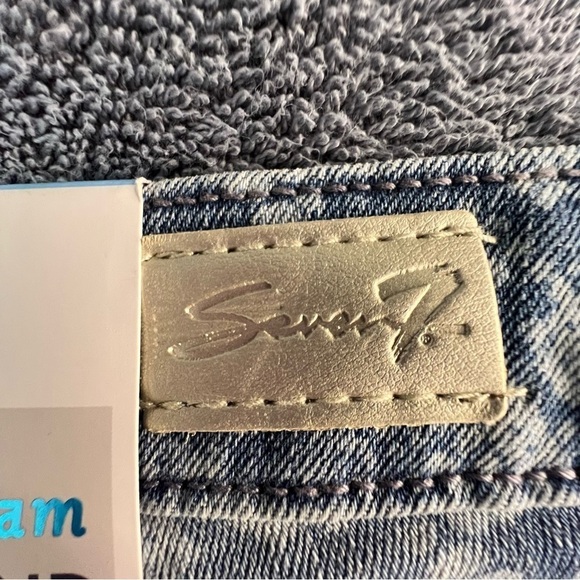 NWT-Seven7 Jeans Weekend Shorts Stretch Denim Snake Print size 10 Frayed hem - Picture 12 of 12